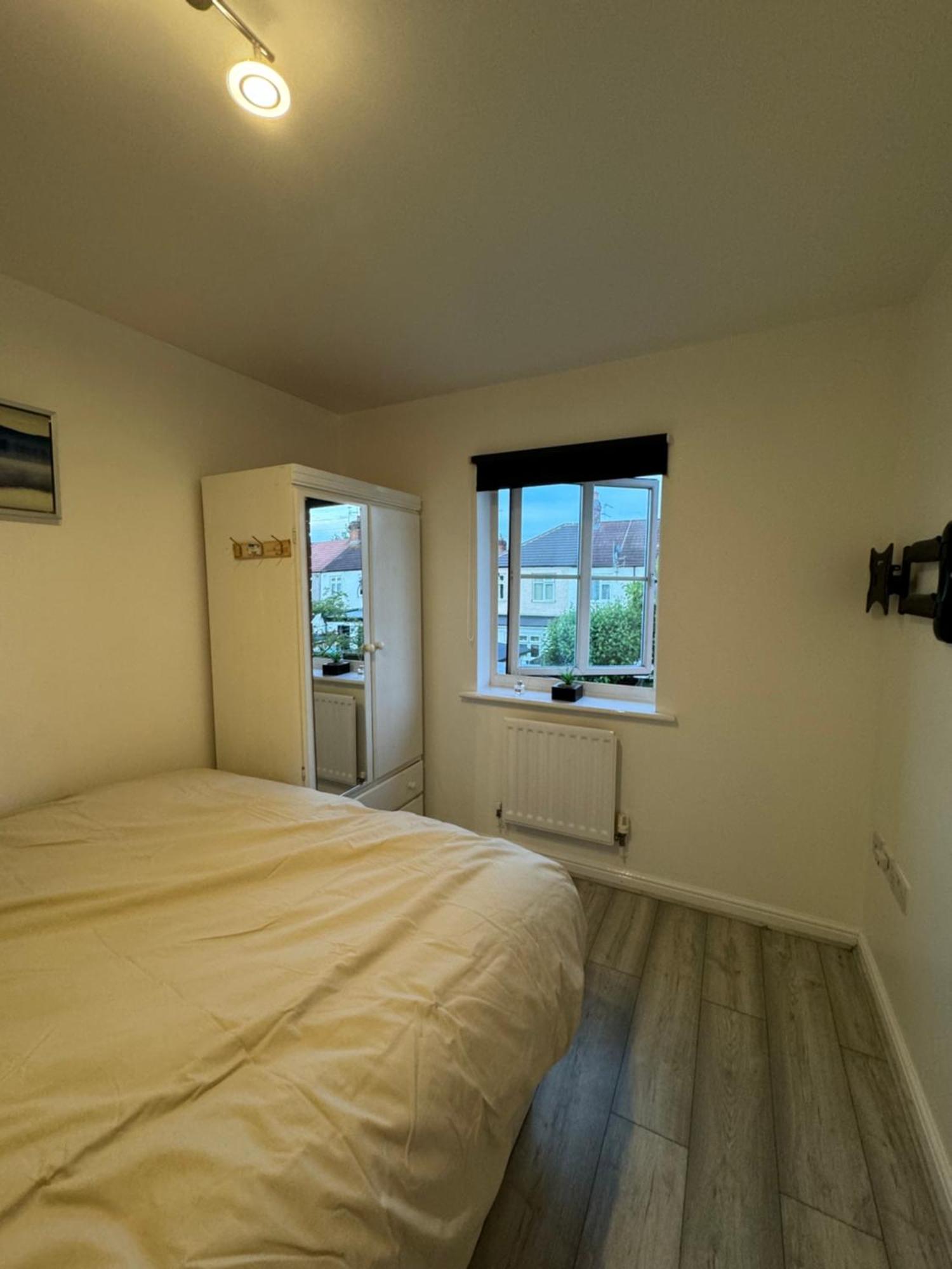 Spacious 3 Bedroom Home, With Private Driveway 5 Minutes From Excel Centre & Custom House ลอนดอน ภายนอก รูปภาพ
