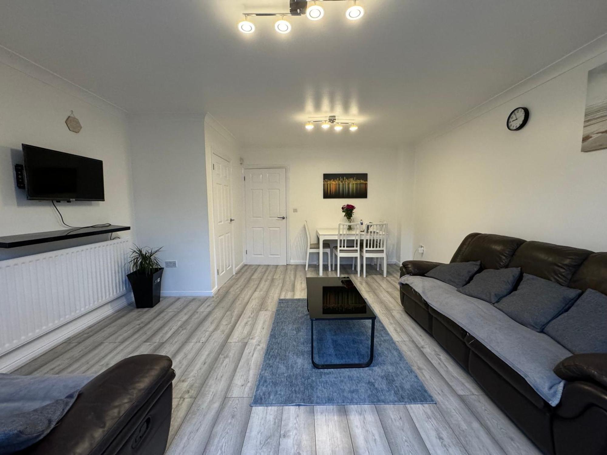 Spacious 3 Bedroom Home, With Private Driveway 5 Minutes From Excel Centre & Custom House ลอนดอน ภายนอก รูปภาพ