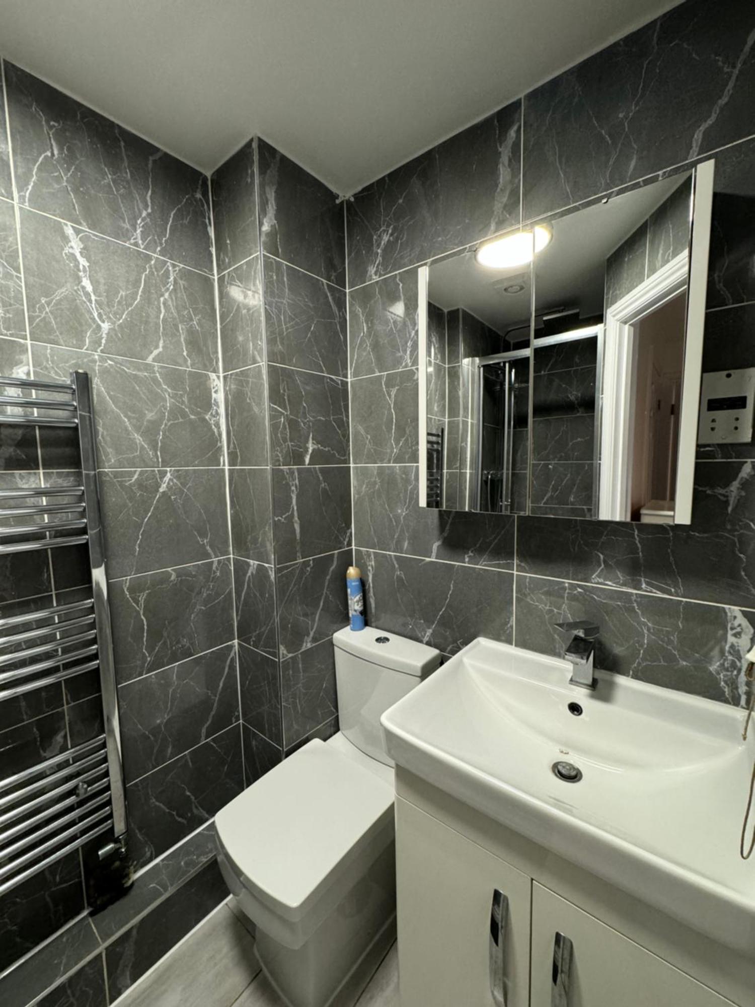 Spacious 3 Bedroom Home, With Private Driveway 5 Minutes From Excel Centre & Custom House ลอนดอน ภายนอก รูปภาพ