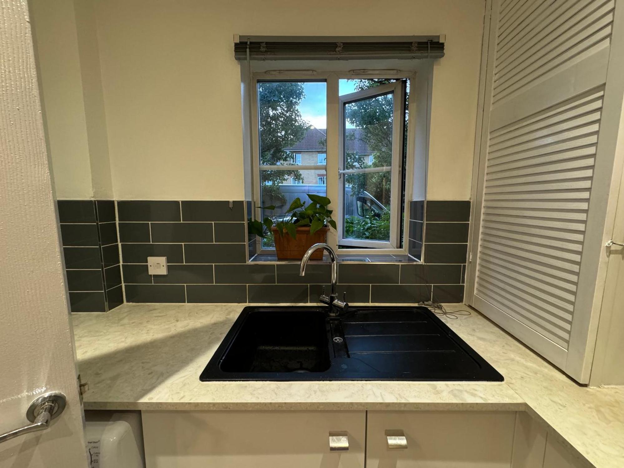 Spacious 3 Bedroom Home, With Private Driveway 5 Minutes From Excel Centre & Custom House ลอนดอน ภายนอก รูปภาพ